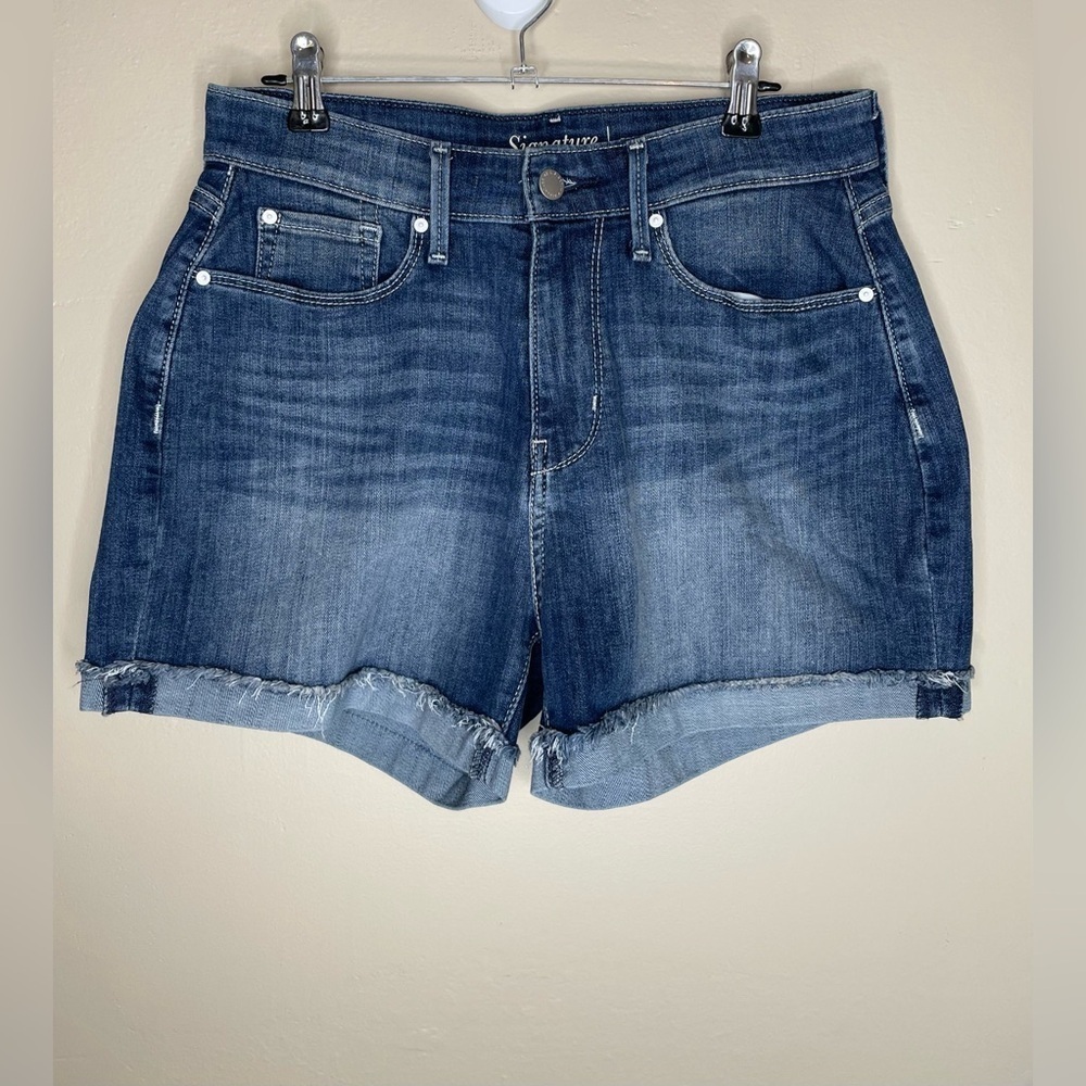 Levi’s Signature High Rise Blue Denim Shorts Size 6